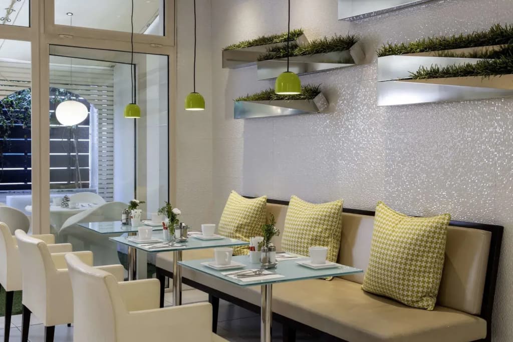 7 Eiffel Hotel - photo 24