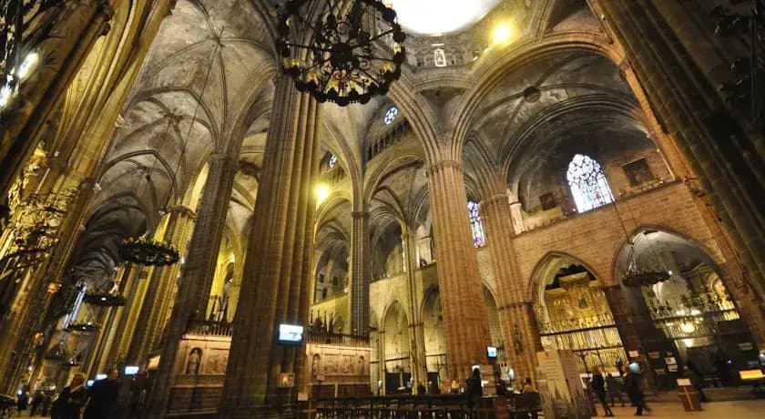 Apbcn Gothic Center - photo 8
