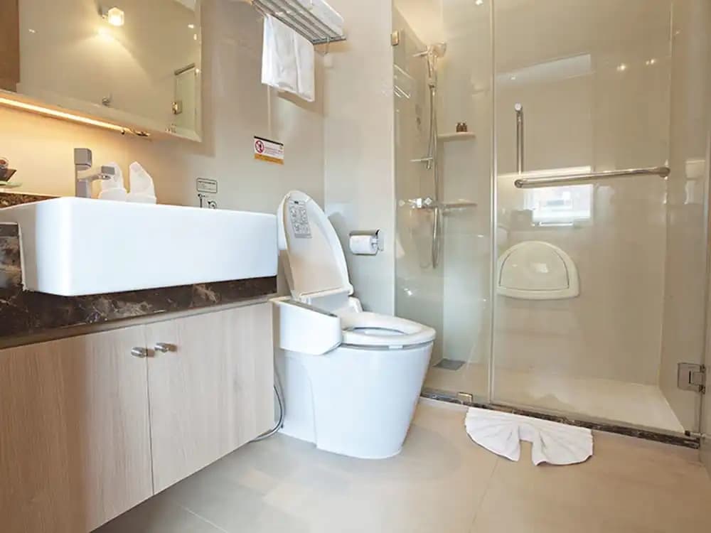 V Residence Serviced Apartment - photo 8
