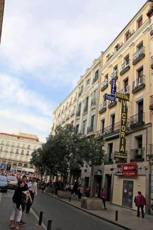 Hostal Victoria II - photo 1