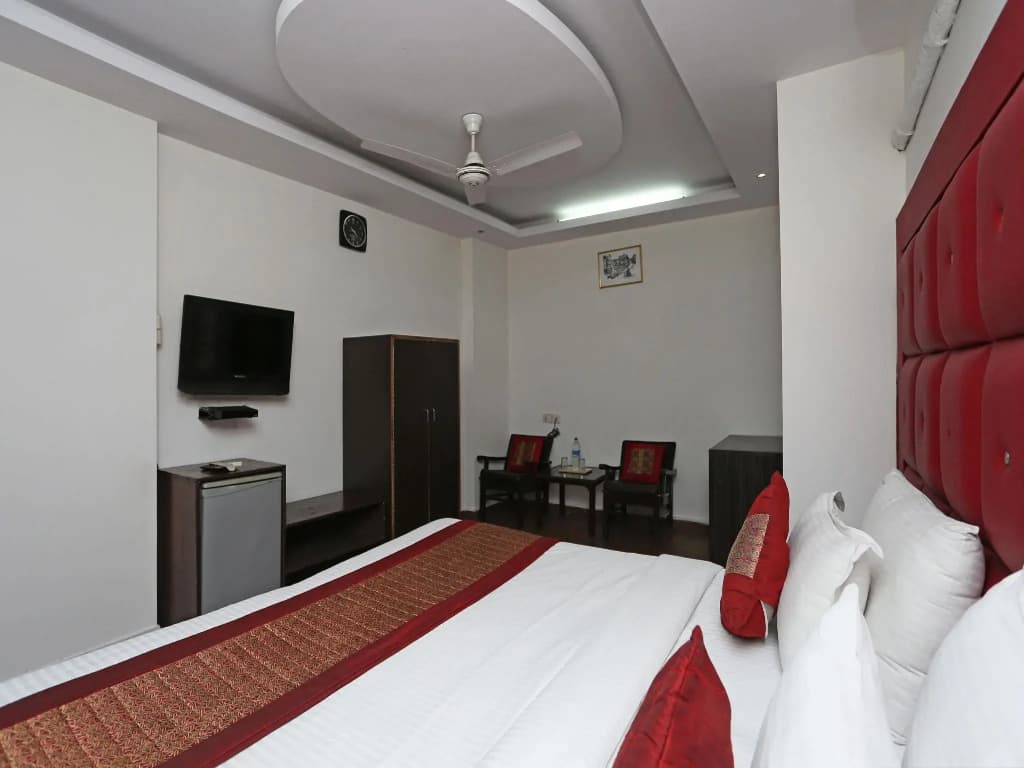 OYO 526 Hotel Asees Inn - photo 4
