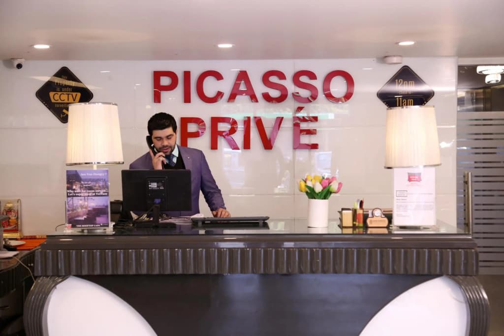 OYO 2637 Hotel Picasso Prive - photo 19