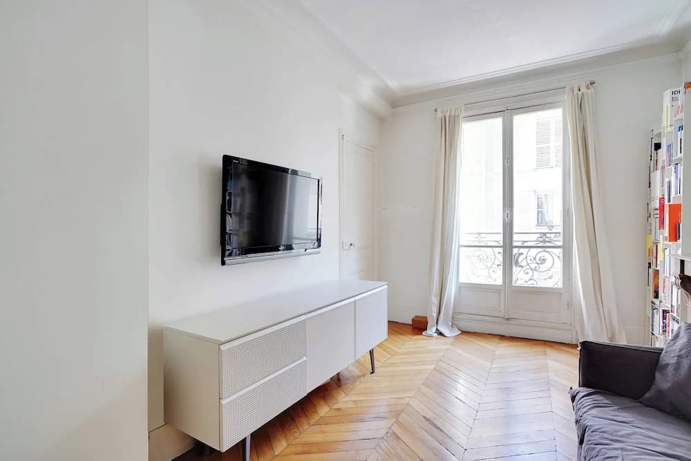 Charming Apartment- 2br-4p- Parc Monceau - photo 7