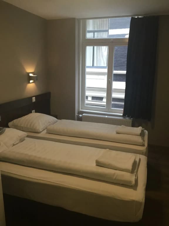 Hotel Damrak Inn - photo 17
