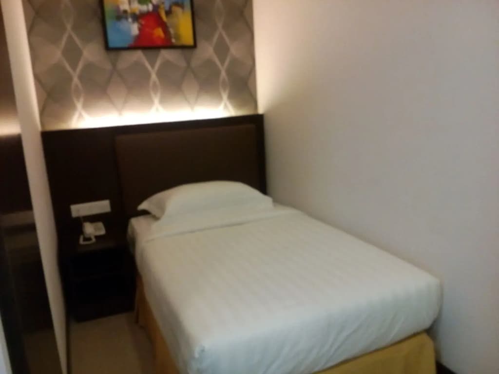 Sunrise Hotel - photo 3