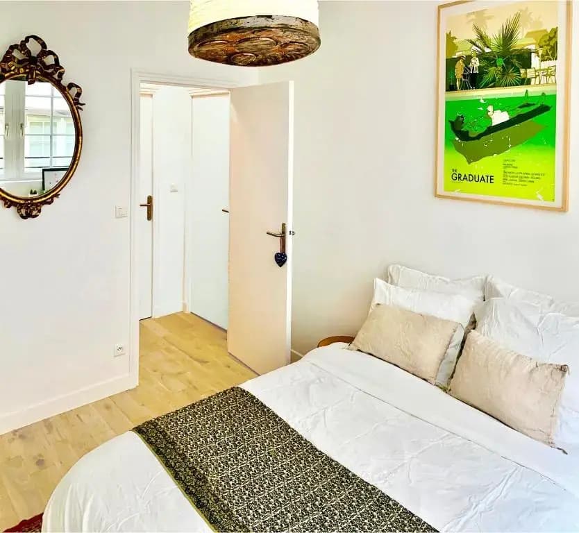 Top cozy apartment in the Upper Marais Area - photo 3