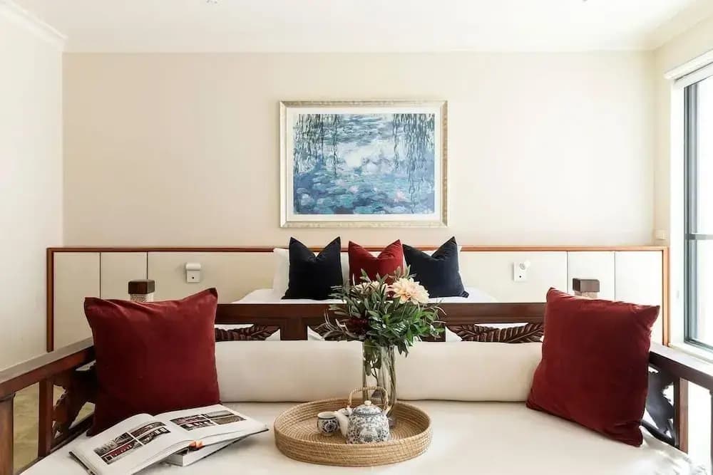 Stylish & Cozy 4BR Retreat With Free Parking - photo 14