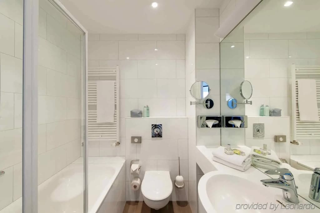 Ibis Styles Berlin an der Oper - photo 7