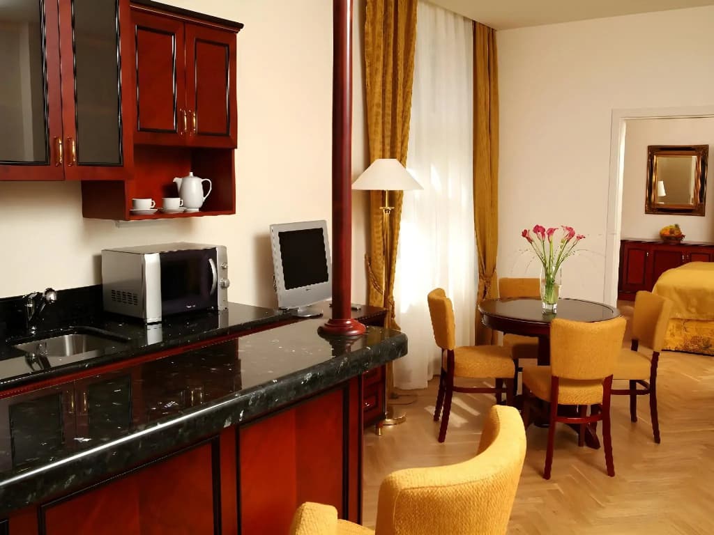 Hotel Elysee - photo 15
