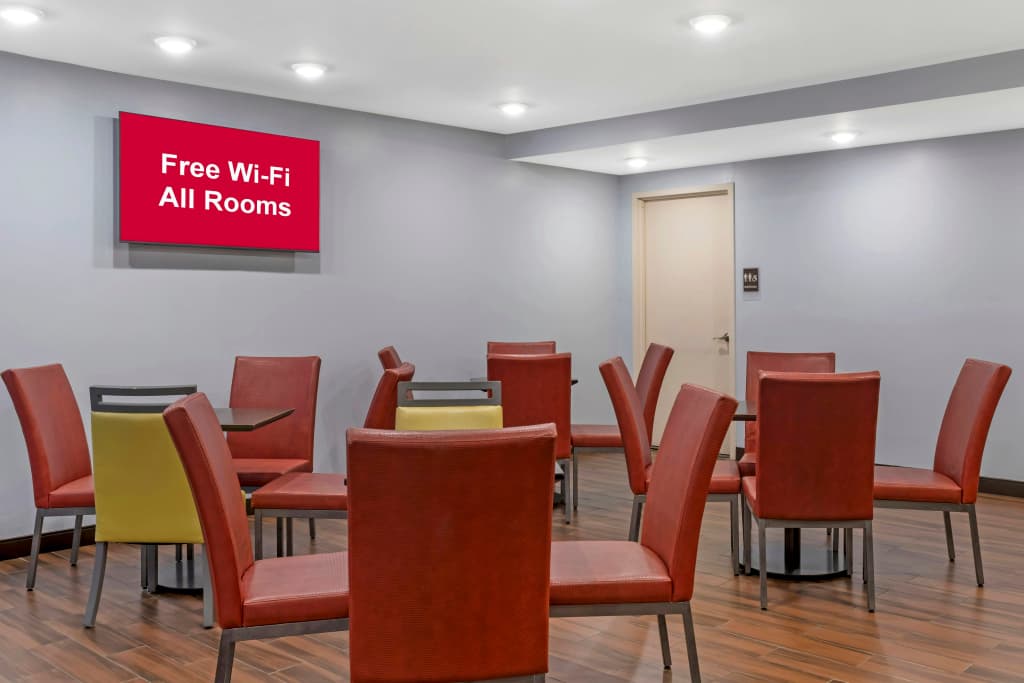 Red Roof Inn PLUS+ Brooklyn - 3rd Ave - photo 19