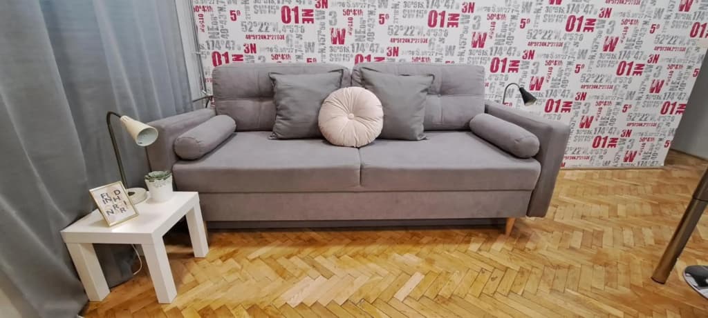 6-Pack Apartment in the Party District - photo 6