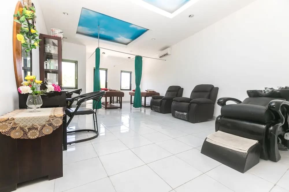 Rantun's Place Nusa Dua Hotel - photo 2