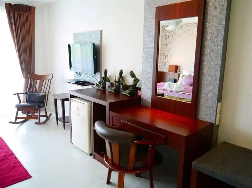 The Retro Siam - photo 3