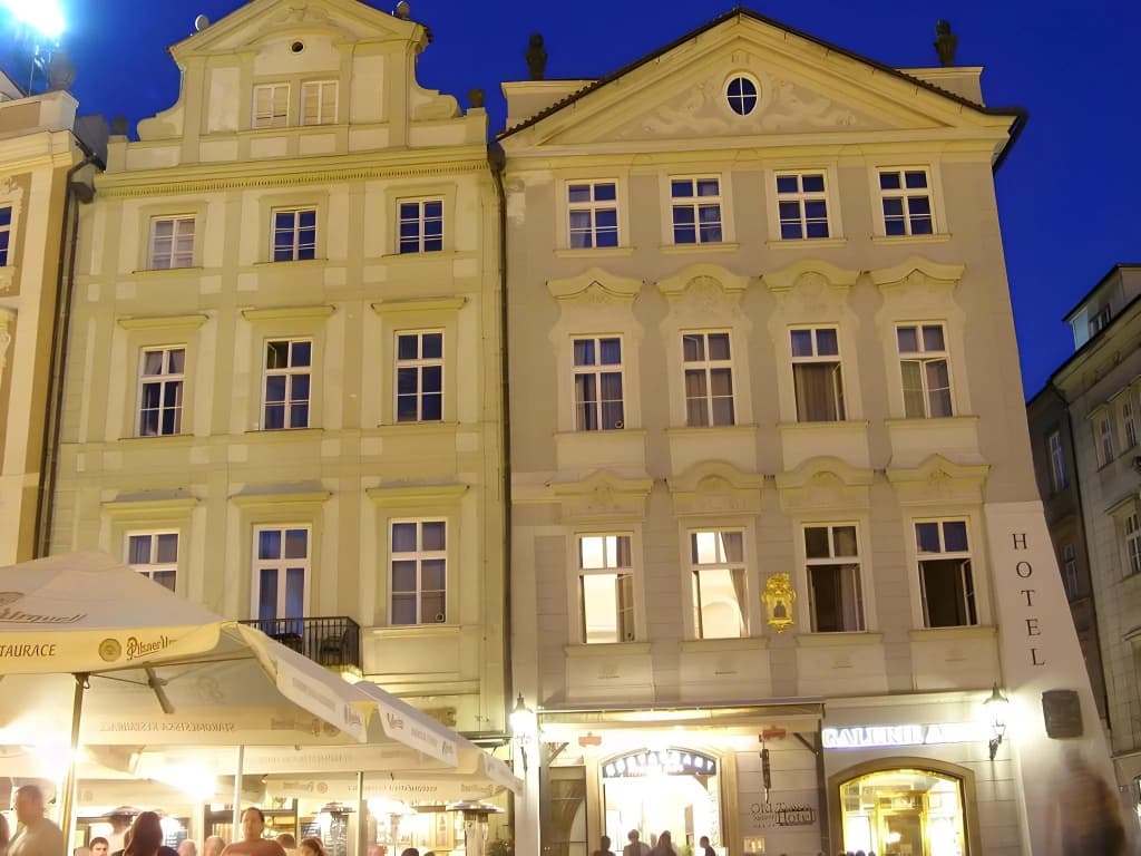 Old Town Square Residence by Emblem - photo 1