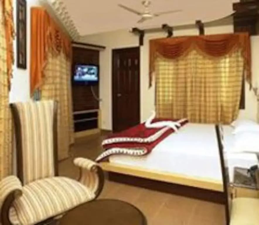 Raunak International Hotel - photo 4