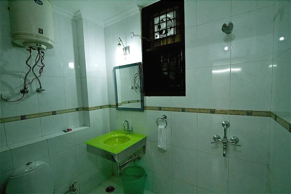 Townhouse 780 Hotel VM Residency - photo 9