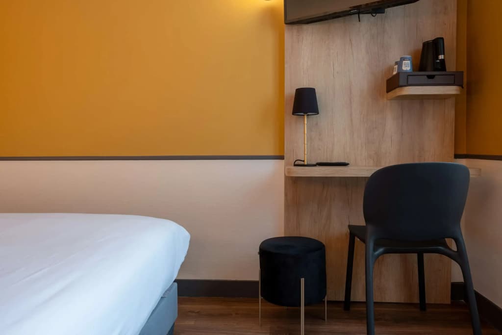 Hôtel Kyriad Paris 10 — Canal Saint Martin-République - photo 4