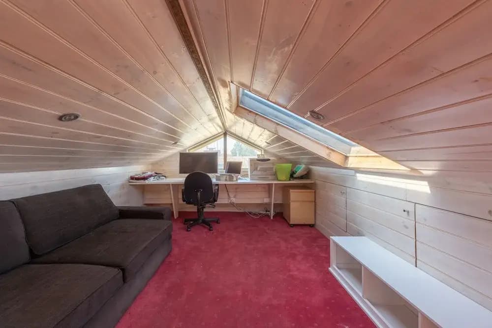 Gorgeous family retreat next to the CBD - photo 13