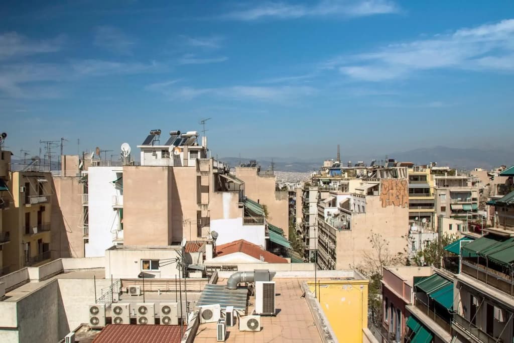 5th floor apartment with city view - photo 1