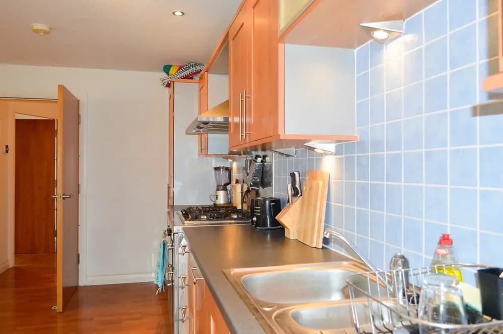 Modern 1 Bedroom Apartment With Balcony - photo 11
