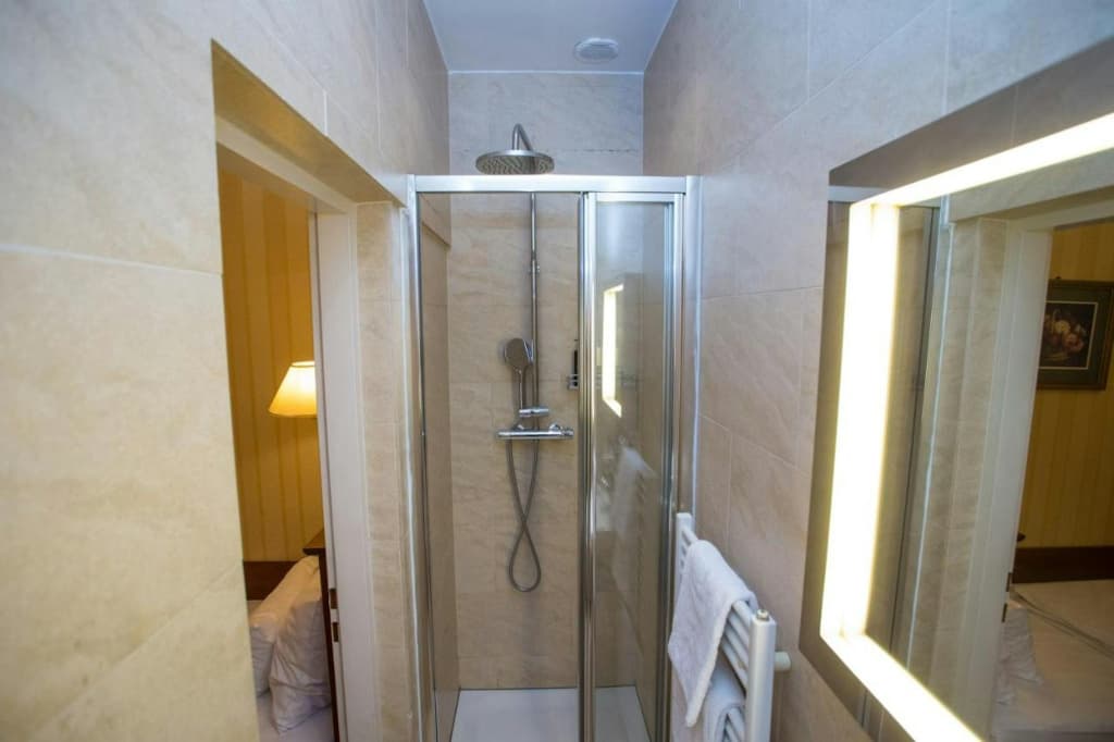 Opera Suites - Self Check-in - photo 16