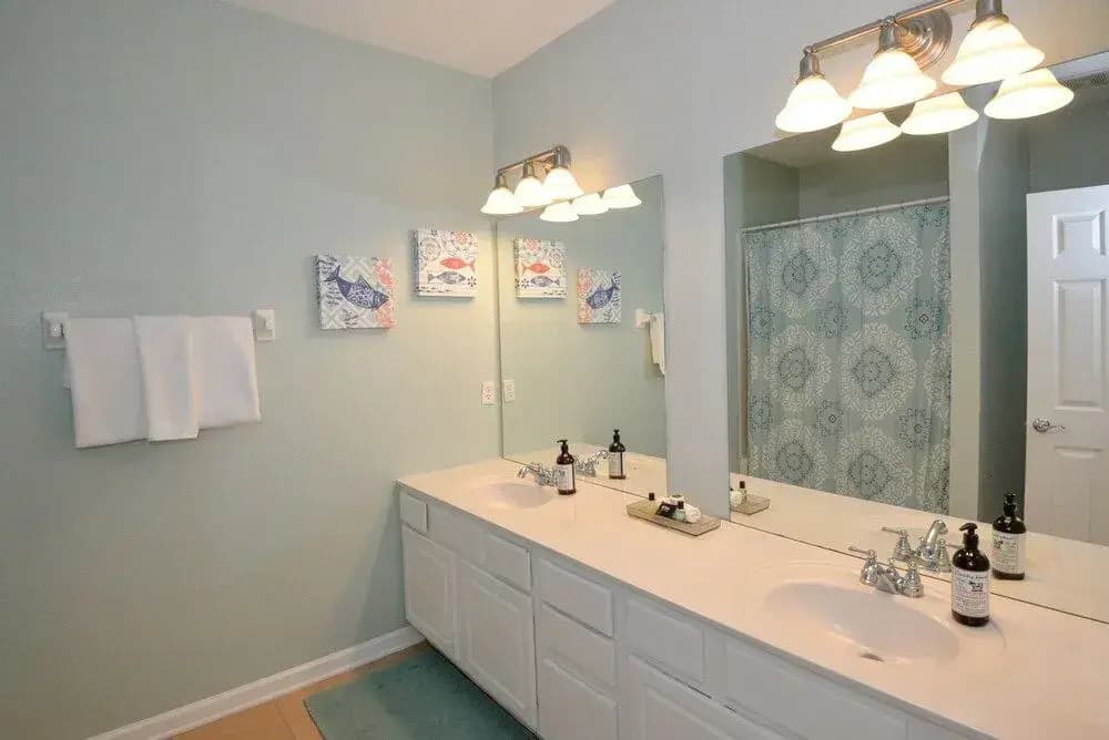 Luxury Townhome 3 Bedroom Condo by Redawning - photo 10