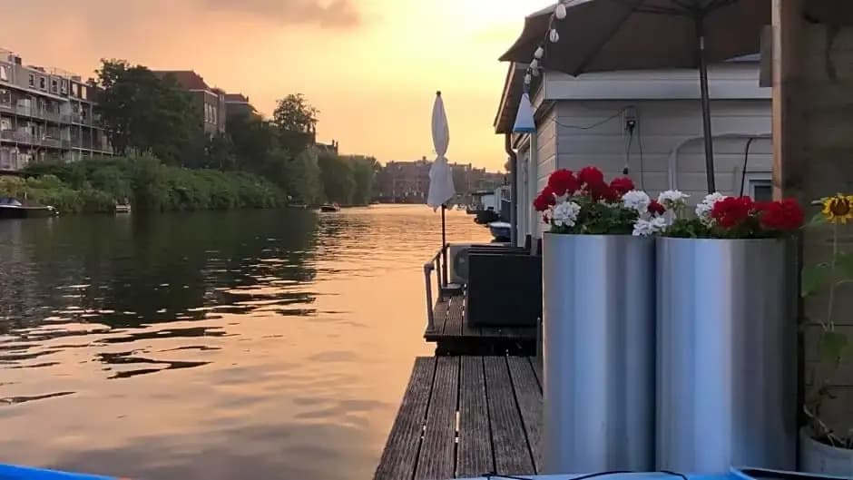 Luxury studio on Robs houseboat - photo 5