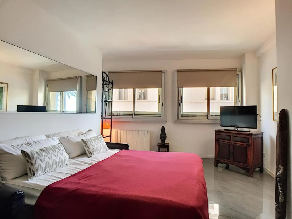 Nice Booking - Royal Luxembourg Piscine - photo 2