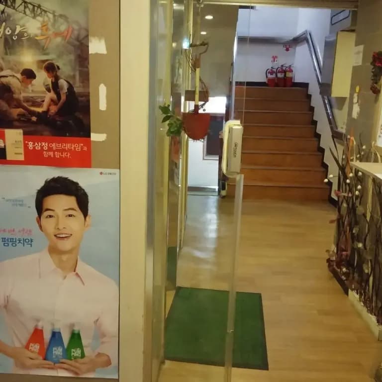Running Man Hostel - photo 23