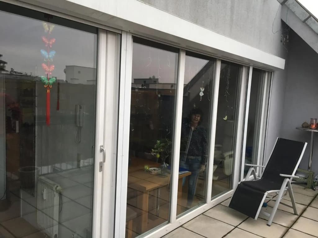 Dachgeschosswohnung mit kostenlosem Parkplatz ! - photo 7