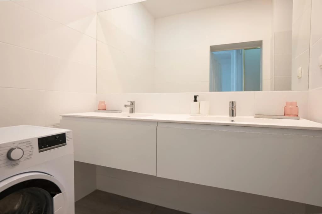 2 room apt with a balcony - 2 min to Michelbeuern AKH - photo 8