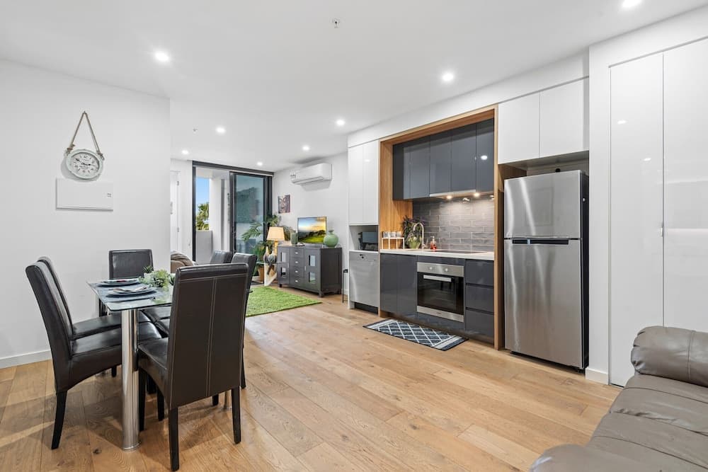 Spacious 2-bed Apartment in Hughesdale - photo 7