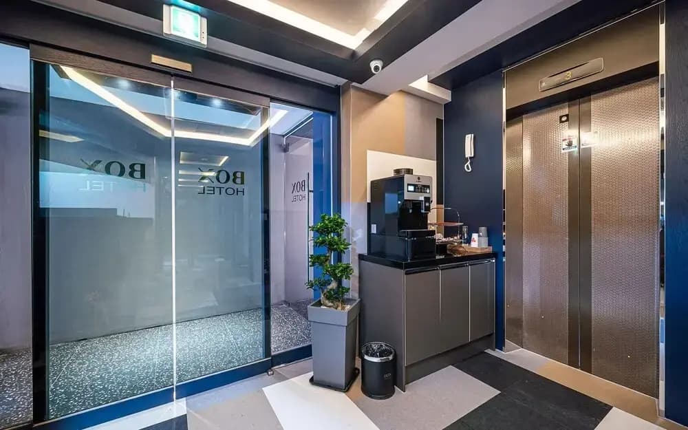 Guui Box Hotel - photo 12