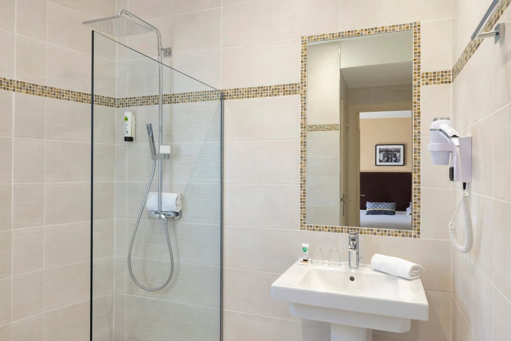 Hôtel Locarno Nice - photo 8