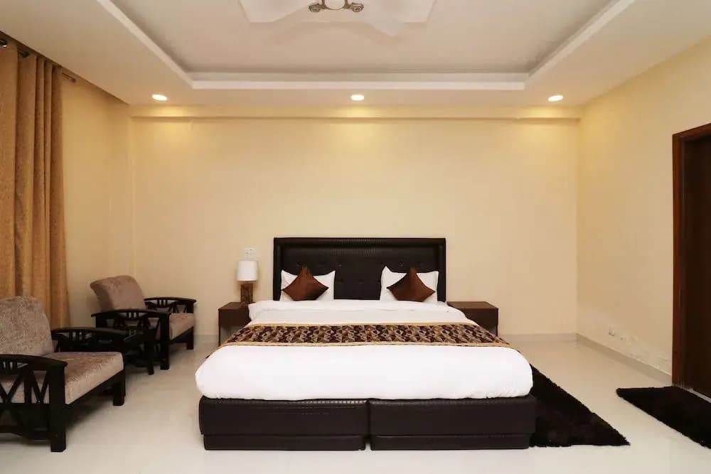 OYO 26911 Kcg Hotels - photo 6