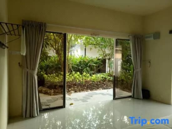 The Firefly Resort - photo 2