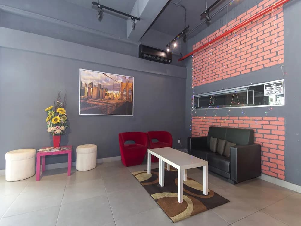 OYO 128 Mutiara Suites - photo 13