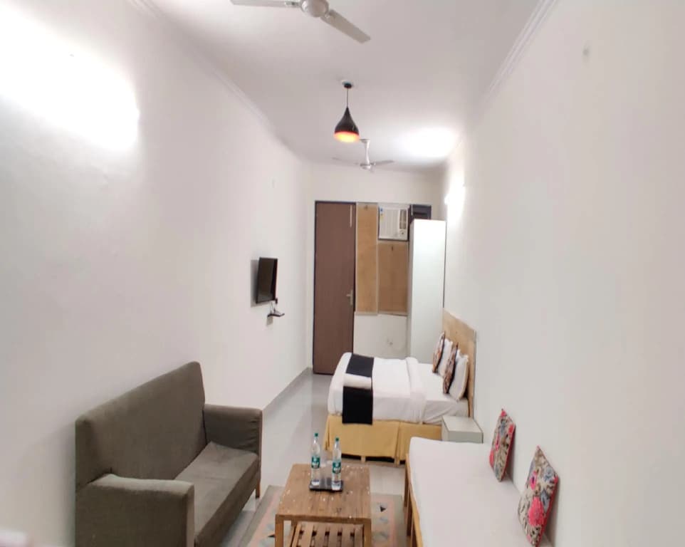 Airport Hotel Dev Palace - photo 1