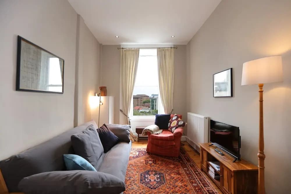 Classic City Apartment - photo 5