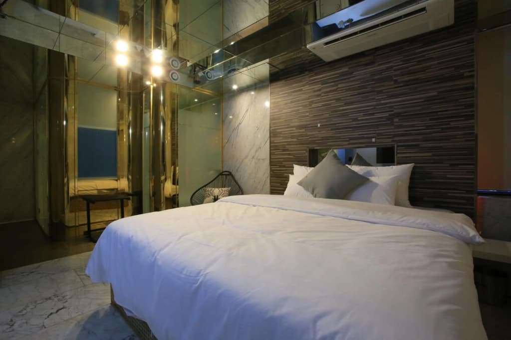 The Ace Hotel - photo 5