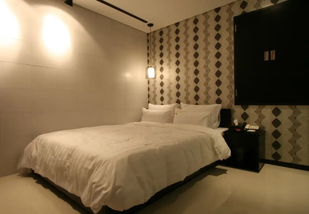 Y Hotel - photo 5