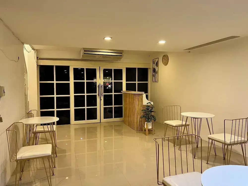 Comfy Crib Hostel 2 - photo 16