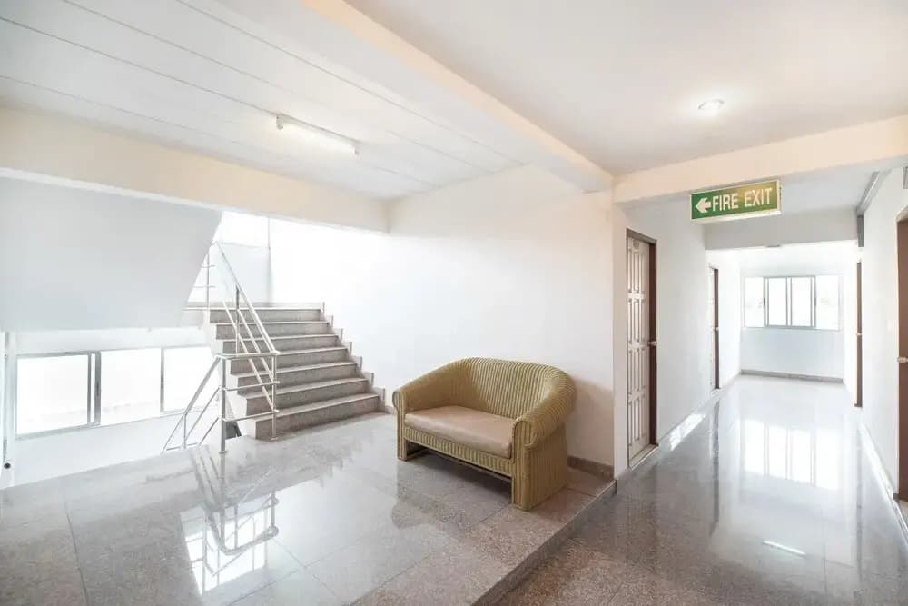OYO 519 B Min Airport (Vaccinated Staff) - photo 11