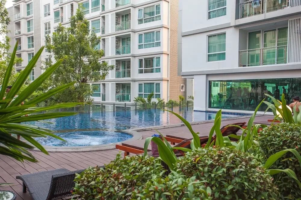 Sukhumvit 64 Pool View Apartment - photo 12