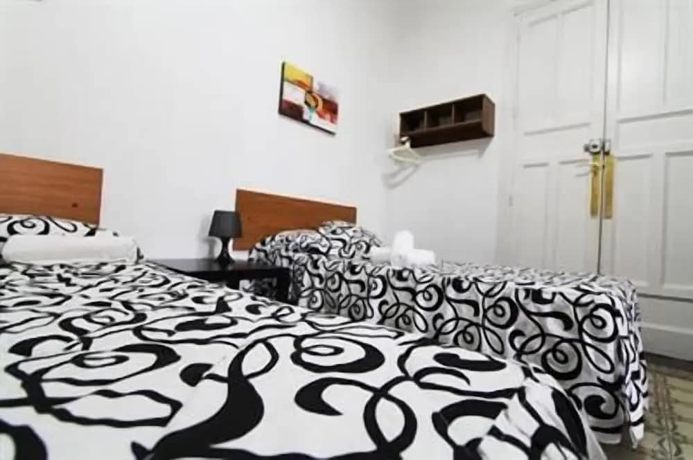Hostal Helena 2 - photo 6