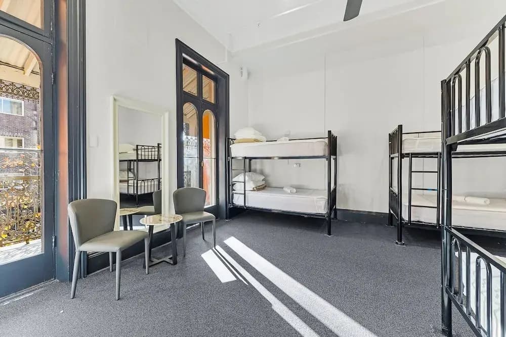 London Plane Backpackers - Hostel - photo 12
