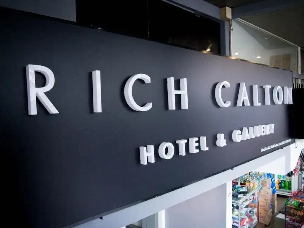 OYO 1003 Rich Calton Hotel - main photo