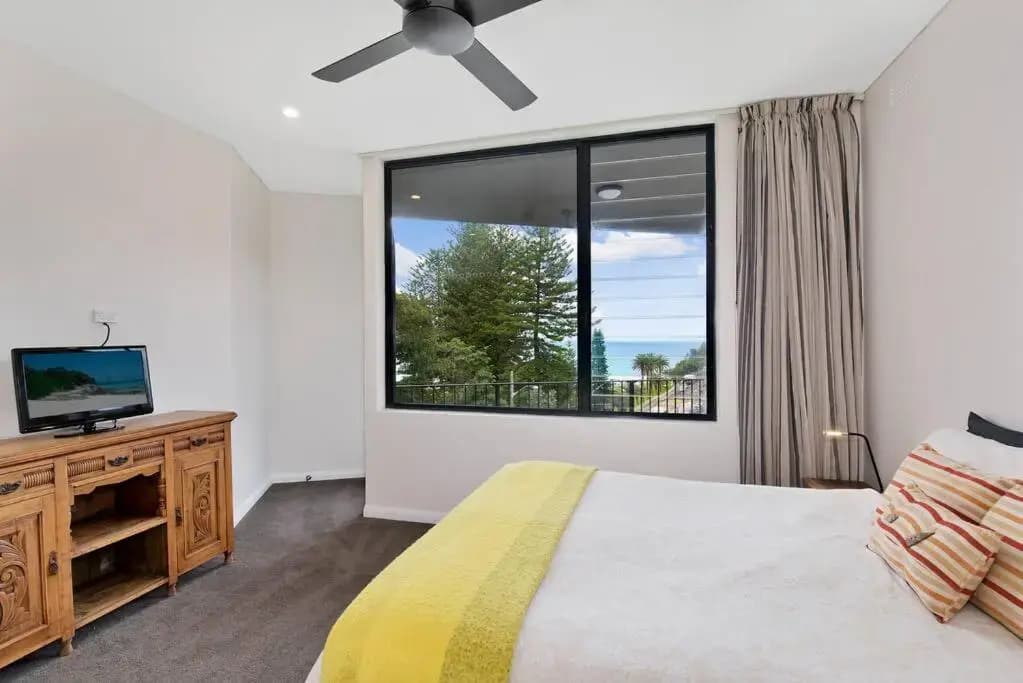 BRON455B - Bronte Beach House with Ocean Views - photo 3