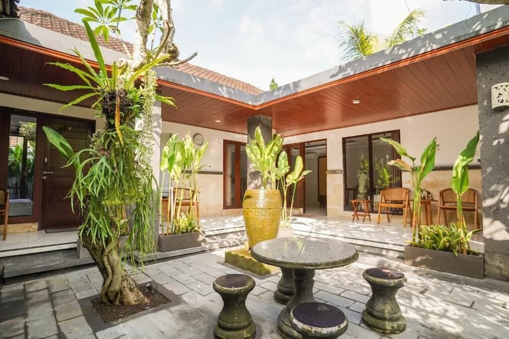 Made Arsa Homestay - photo 24