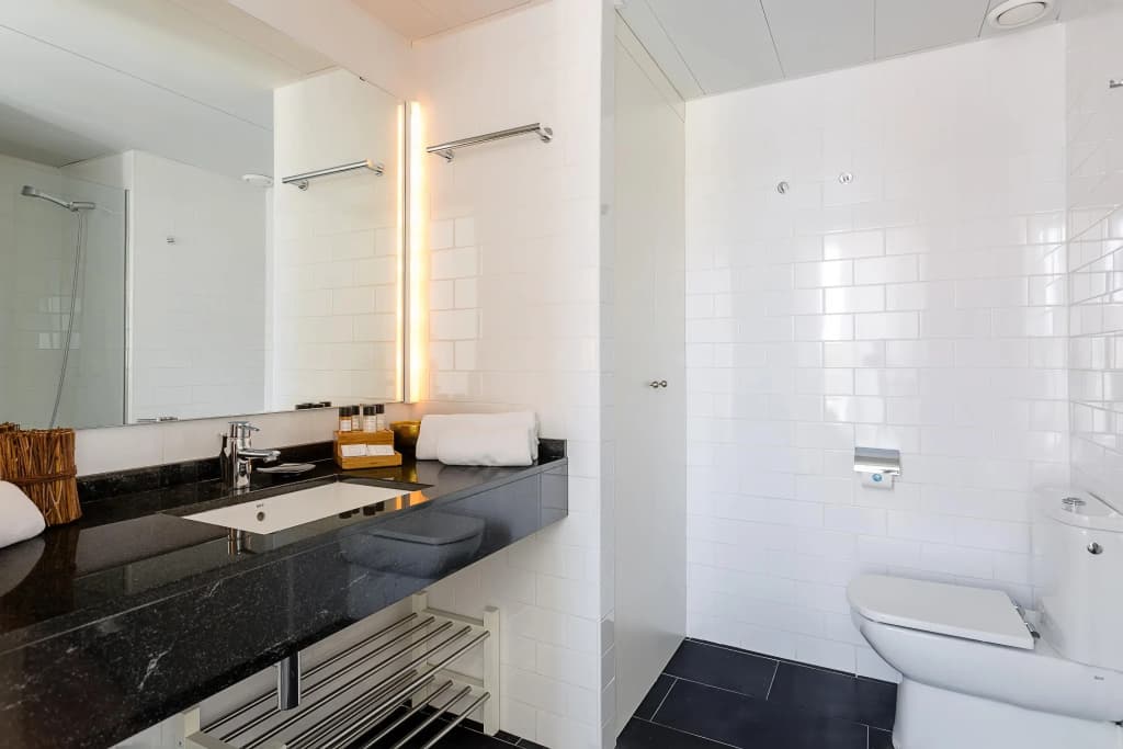 1 BR Rambla Suite & 2 Pools Rooftop Terrace Sea View - HOA 42152 - photo 7
